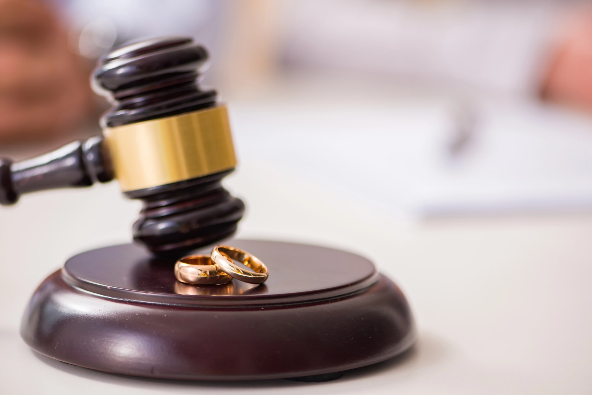 divorce lawyer